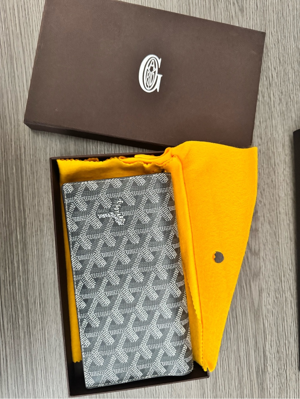 Goyard Richelieu Wallet - Gray Chevron Long Card Holder with Yellow Pouch